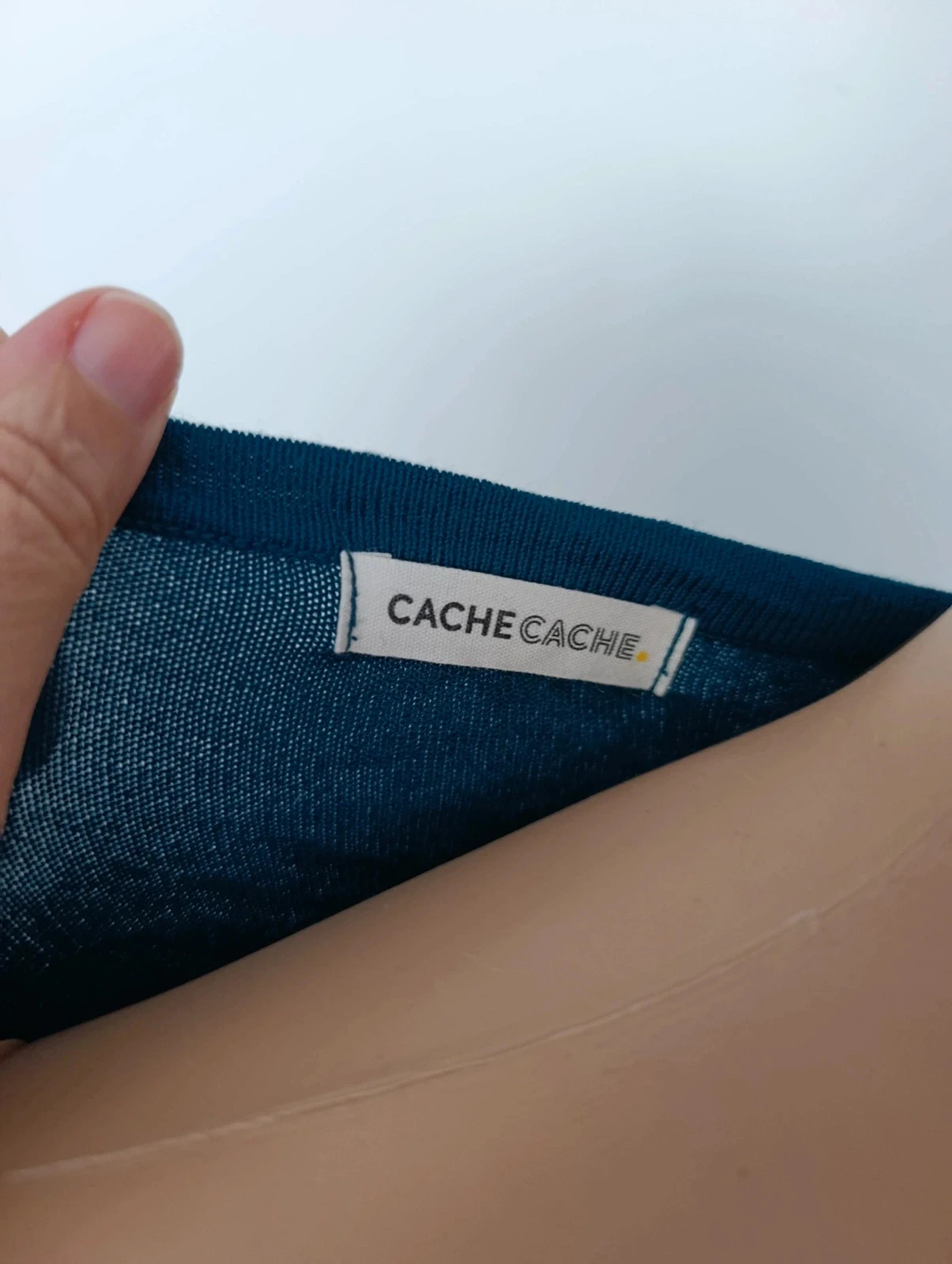 Jersey fino Cache Cache azul petróleo con cuello en V con cadena decorativa T. S/M – photo 9